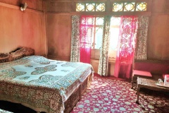 044